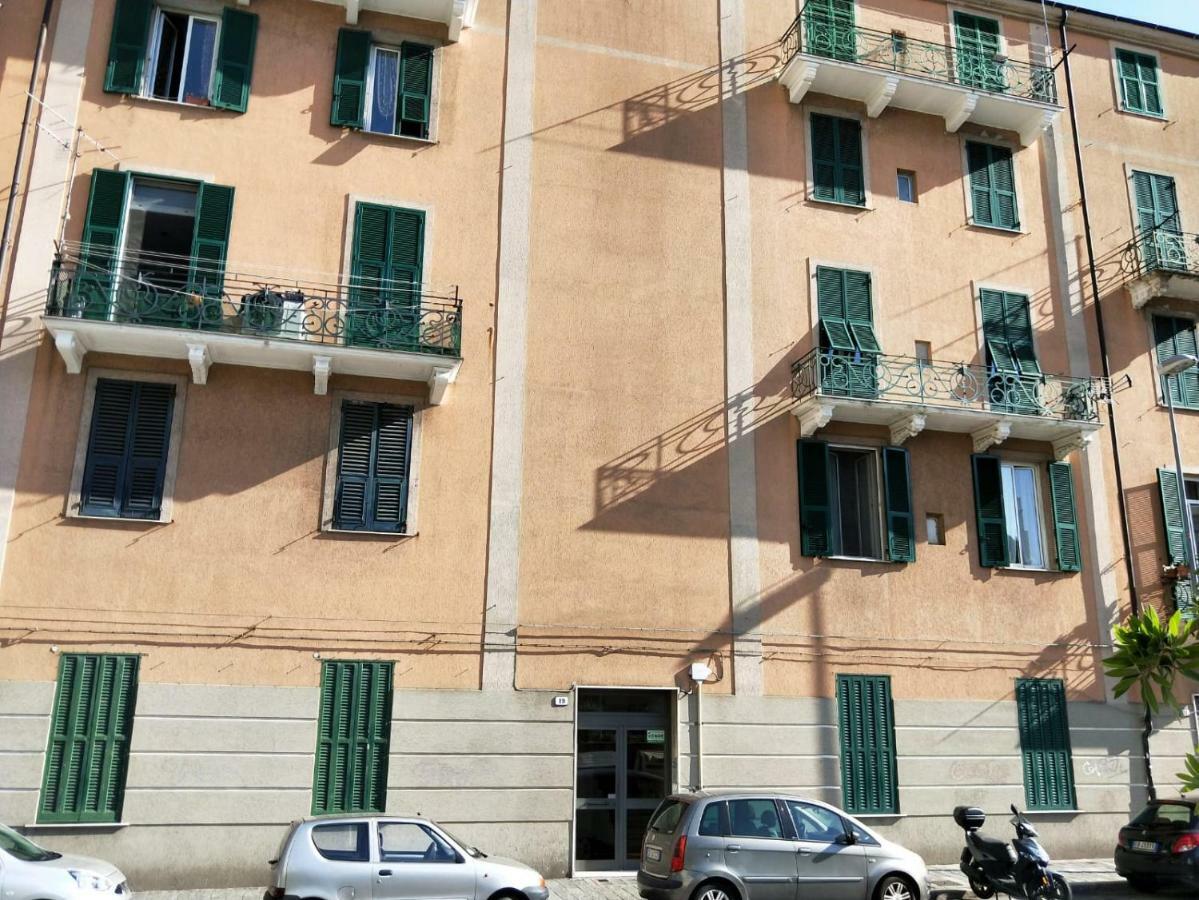 Il Filo Di Claudia Apartment Savona Exterior foto